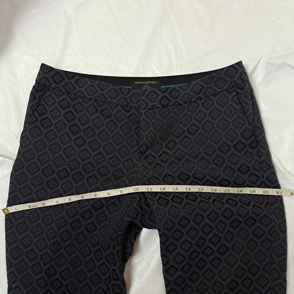 BANANA Republic Martin Fit Capri Dress Pants - Picture 13 of 14